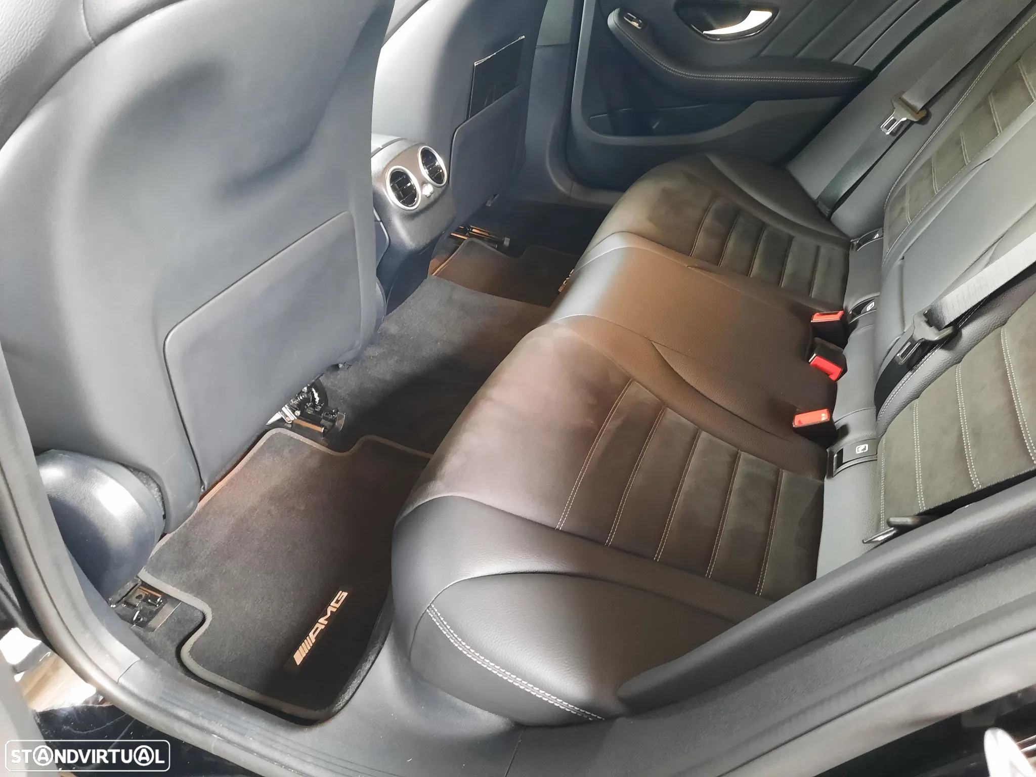Mercedes-Benz C 300 e AMG Line - 33