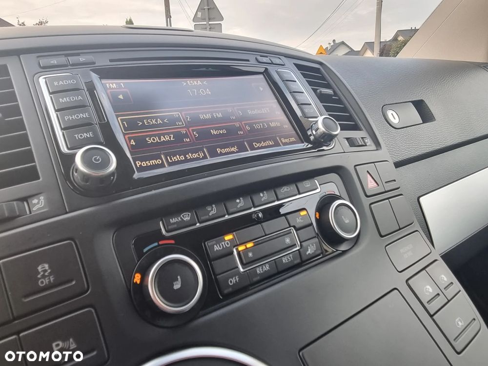 Volkswagen Multivan - 24