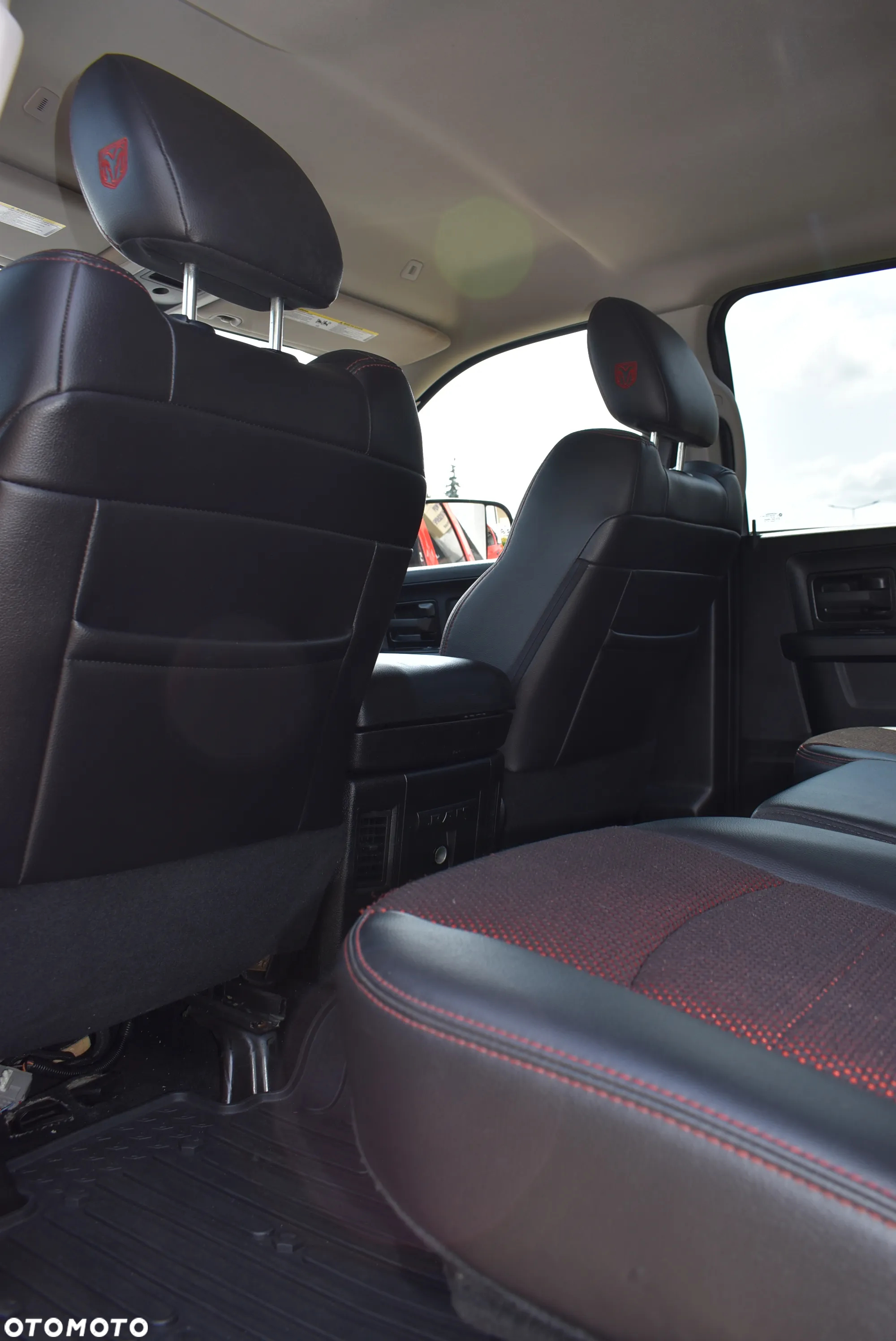 RAM 1500 Crew Cab Sport - 25