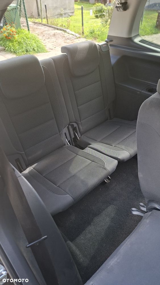 Volkswagen Touran - 23