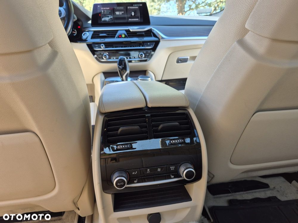 BMW Seria 5 520d Efficient Dynamics Sport Line sport - 29