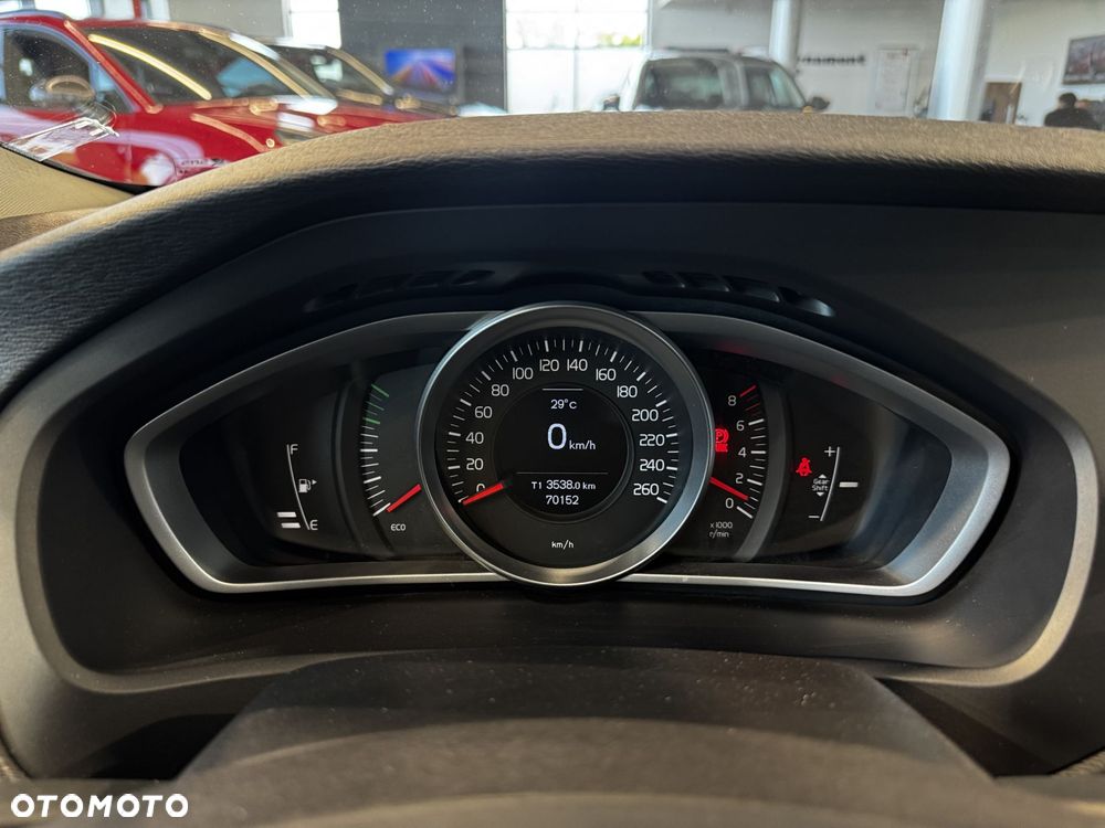 Volvo V40 Cross Country - 22