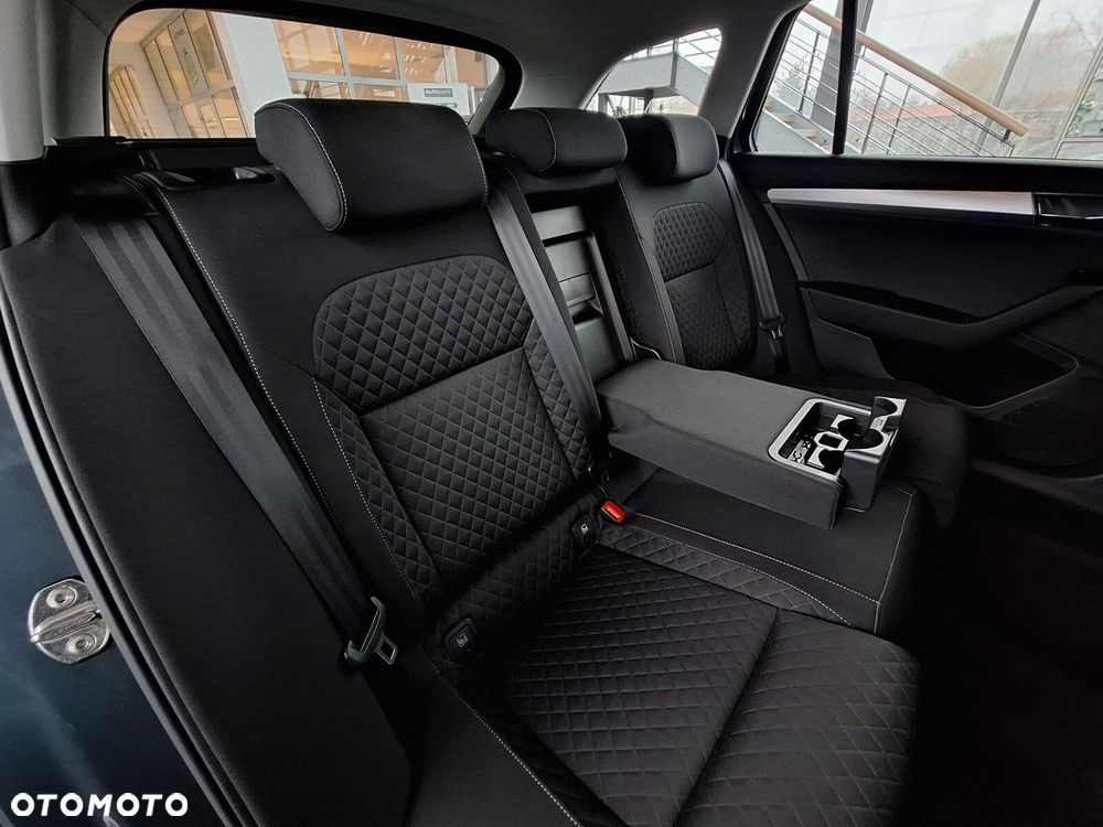 Skoda Superb 2.0 TDI SCR Ambition DSG - 20