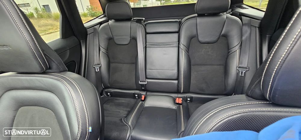 Volvo XC 60 2.0 T8 PHEV R-Design AWD - 13