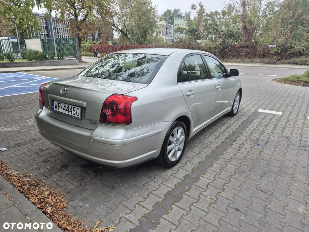 Toyota Avensis 2.0 VVT-i Sol - 4