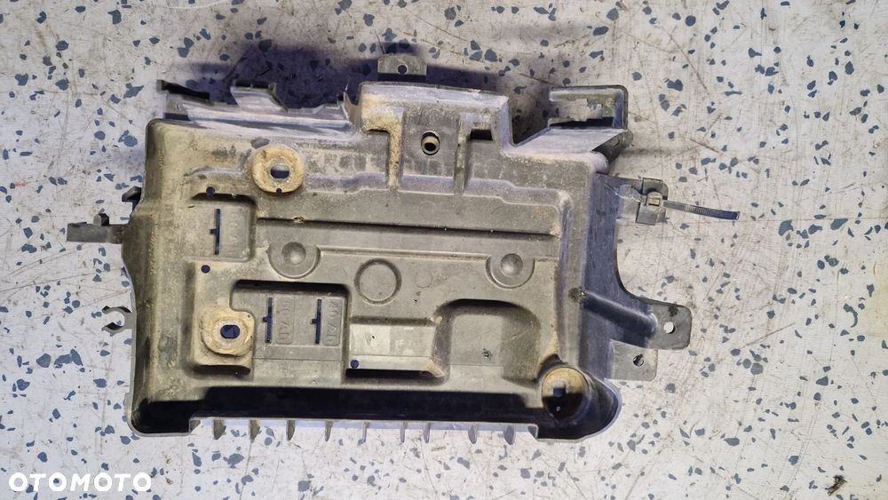 OPEL CORSA D PODSTAWA AKUMULATORA 13235642 - 1