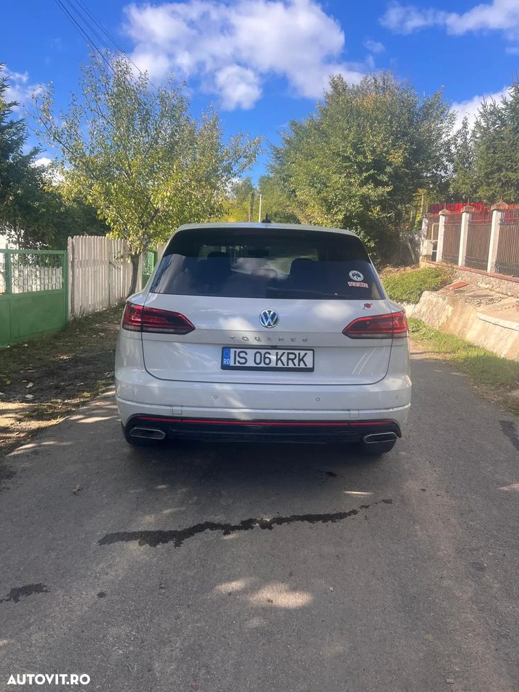 Volkswagen Touareg - 2
