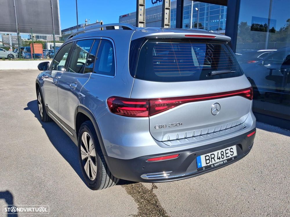 Mercedes-Benz EQB - 7