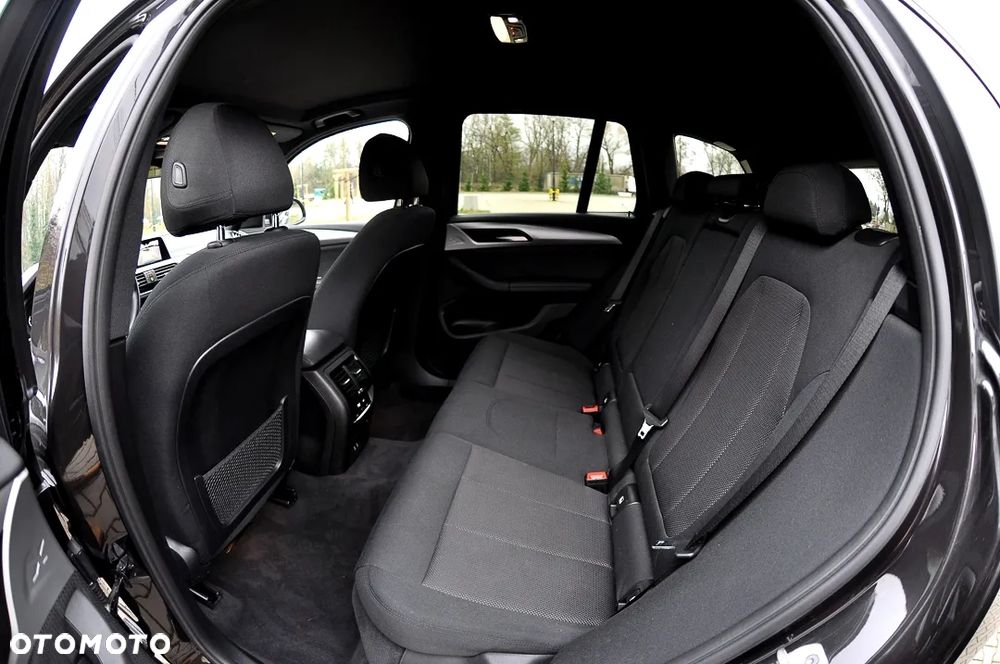 BMW X3 sDrive18d Business Edition - 21