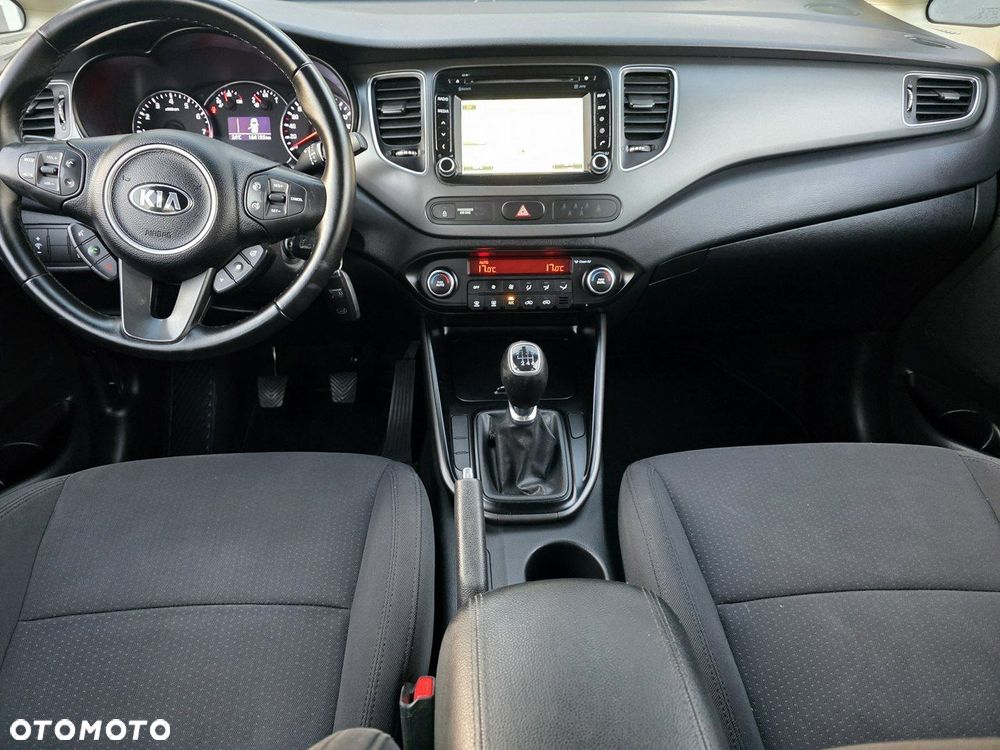 Kia Carens - 13