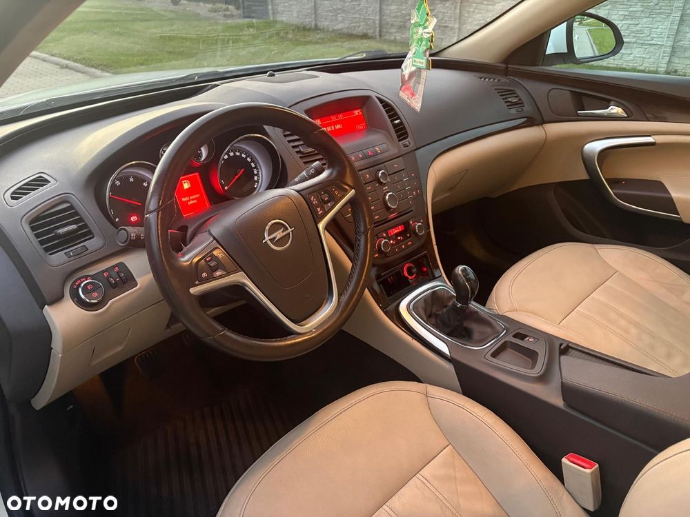 Opel Insignia 2.0 CDTI Cosmo 4x4 S&S - 17