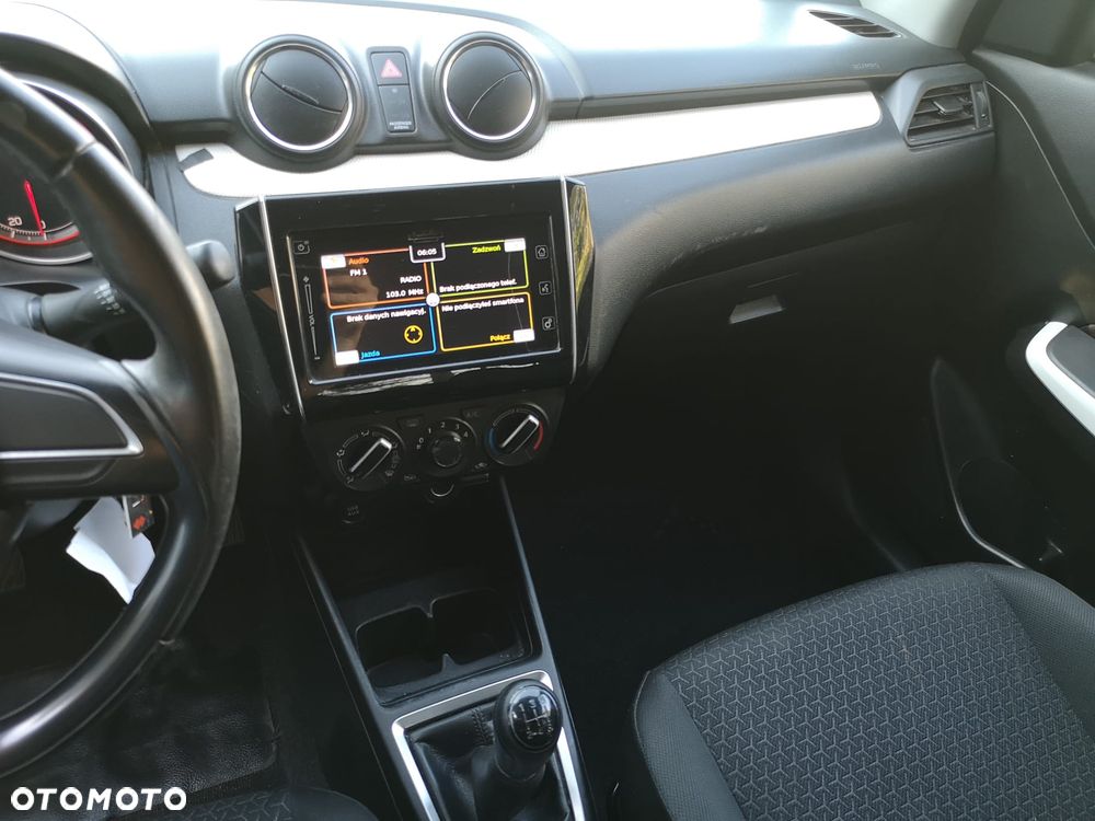 Suzuki Swift 1.2 Premium Plus - 24