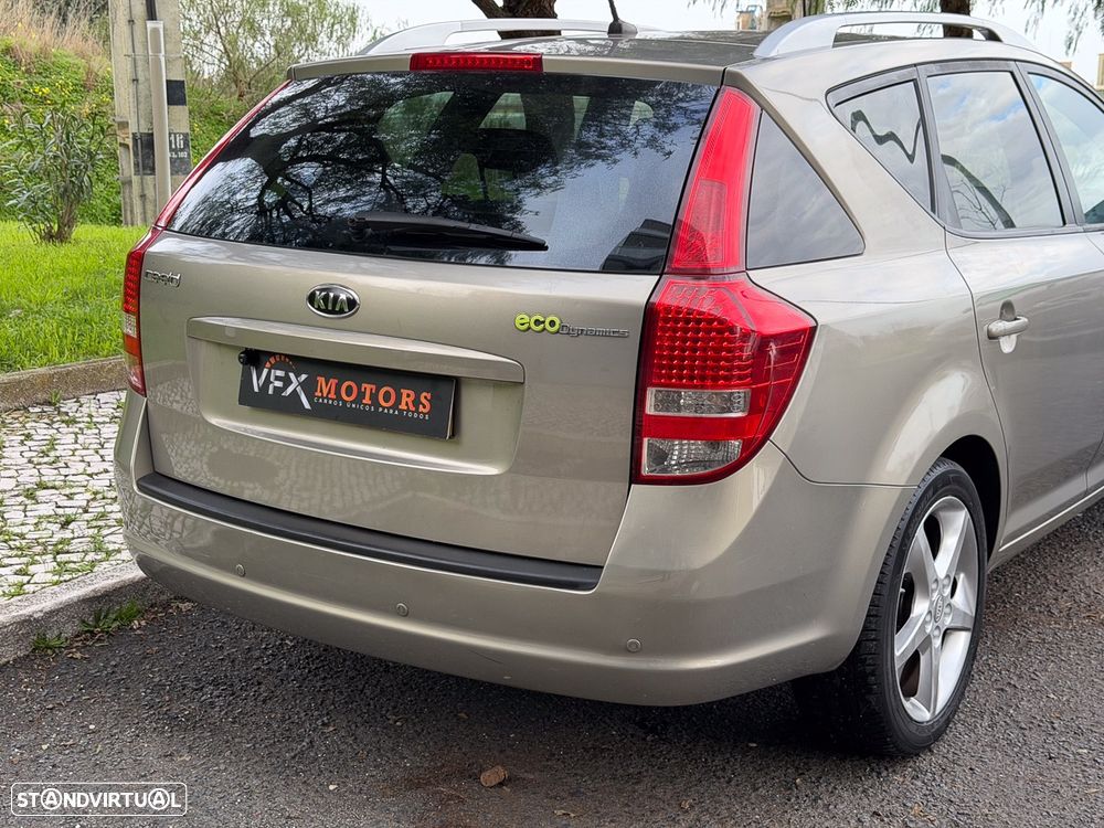 Kia Ceed SW 1.6 CRDi EX ISG - 13