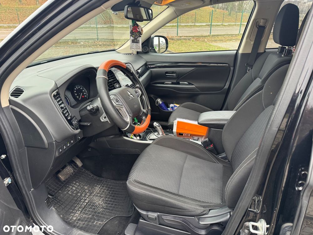 Mitsubishi Outlander - 15