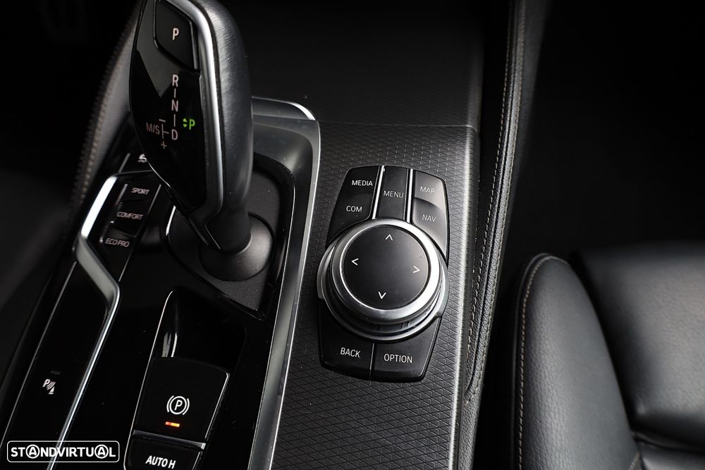 BMW 520 d Pack Desportivo M Auto - 20