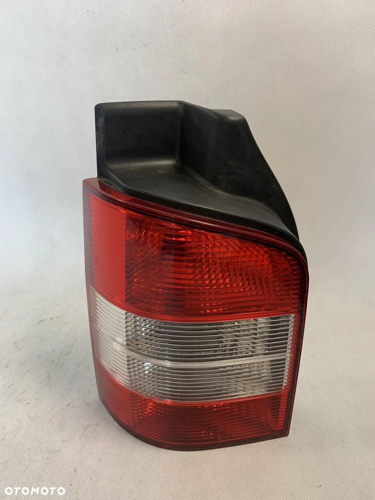 Volkswagen T5 09-15r Lampa lewa tyl tylny t 5 VW - 1