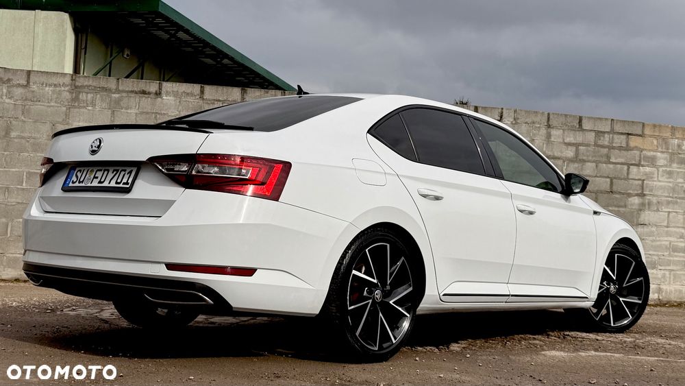 Skoda Superb 2.0 TDI DSG Sportline - 16