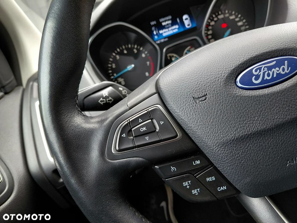 Ford Focus 1.0 EcoBoost Titanium - 9