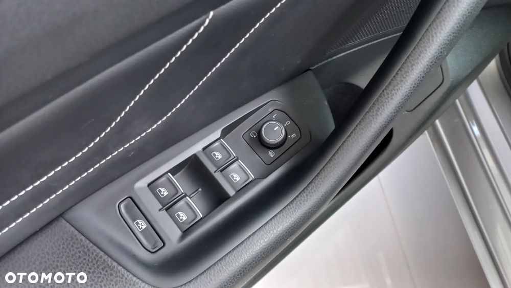 Volkswagen Passat 2.0 TSI Elegance DSG - 17