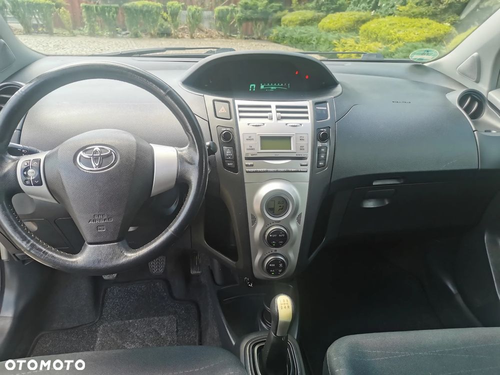 Toyota Yaris 1.33 VVT-i Executive - 8