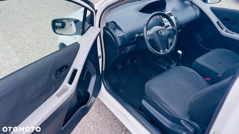 Toyota Yaris - 5