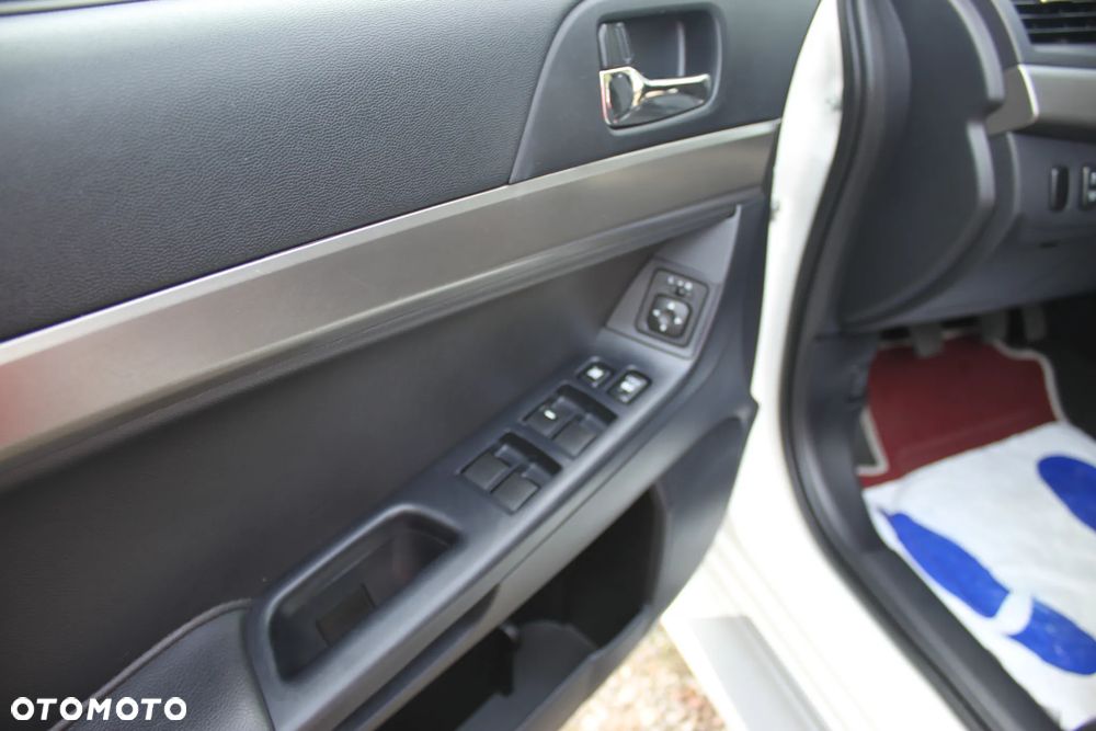 Mitsubishi Lancer - 23