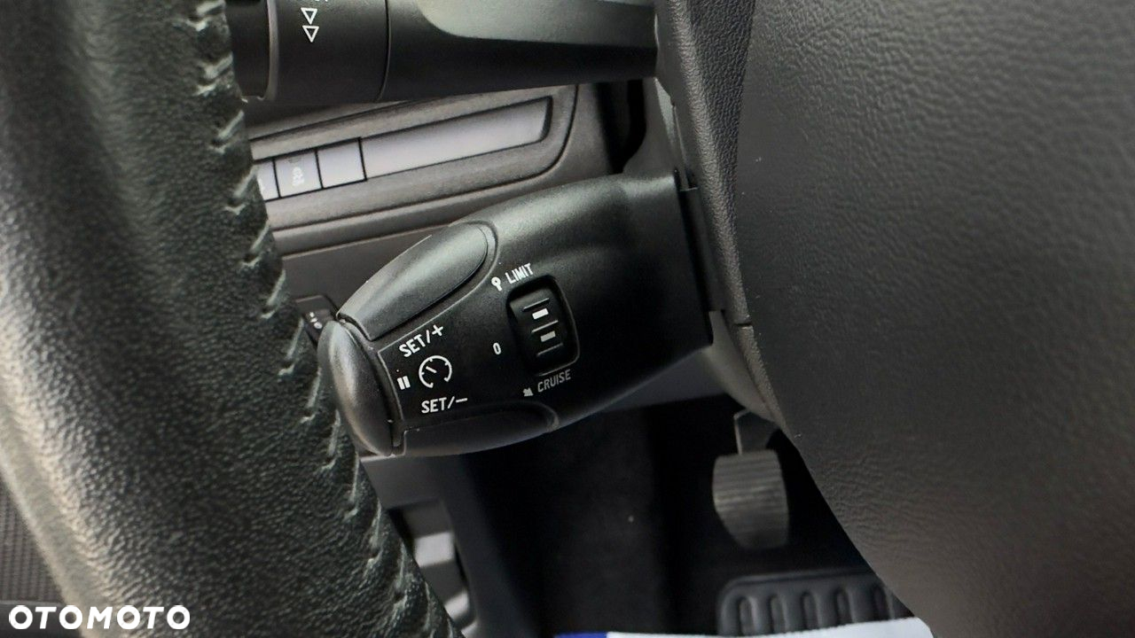 Peugeot 2008 1.2 Pure Tech Style - 25