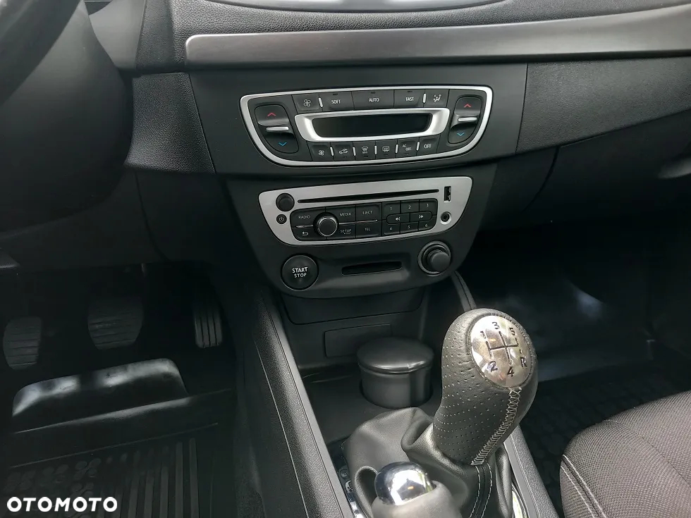 Renault Fluence 1.6 16V Limited - 23