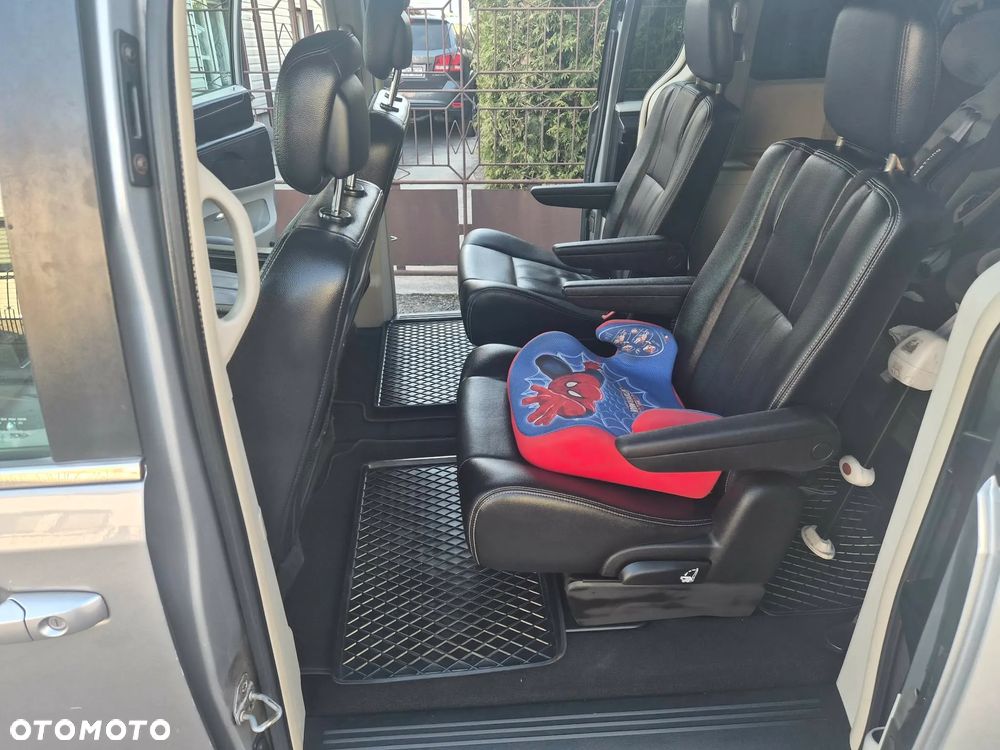 Chrysler Town & Country 3.6 Limited - 24