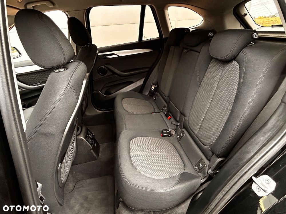 BMW X1 sDrive18d - 28