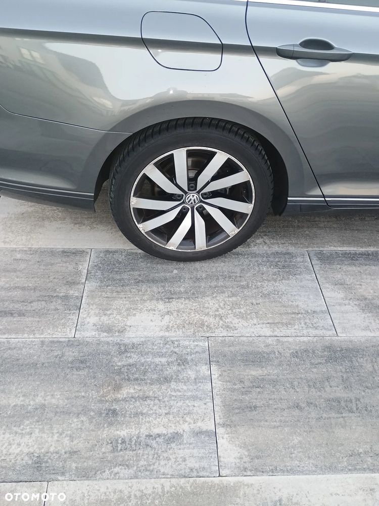 Volkswagen Passat 1.6 TDI SCR DSG Business - 3