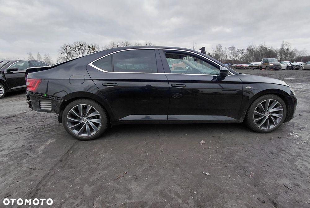 Skoda Superb 1.8 TSI L&K DSG - 8