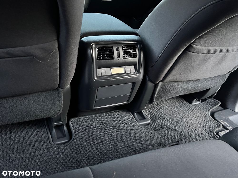 Nissan Pathfinder - 18