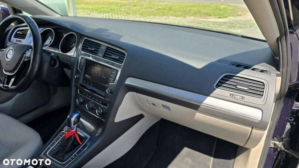 Volkswagen Golf - 20