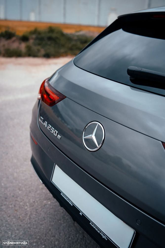 Mercedes-Benz CLA 250 e Shooting Brake AMG Line - 27