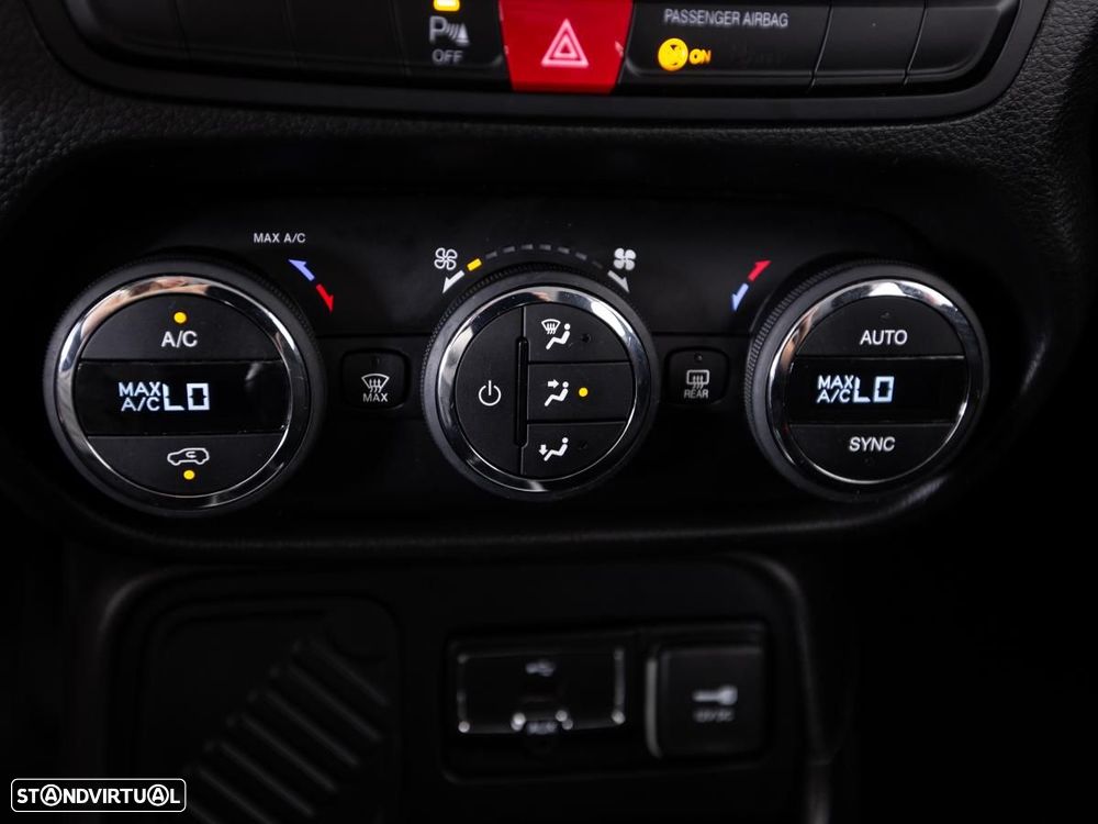 Jeep Renegade - 16