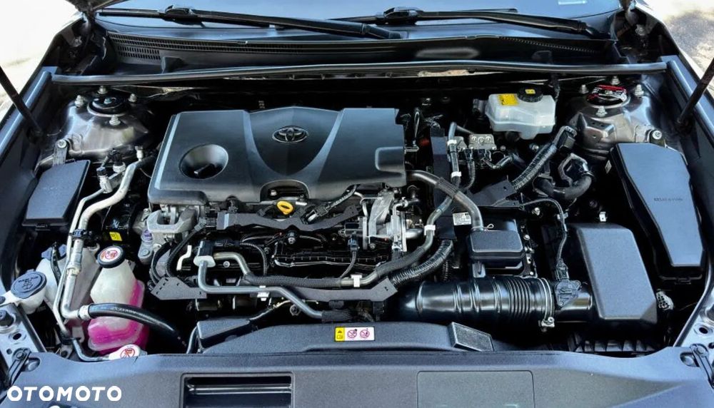 Toyota Camry Luxury - 13