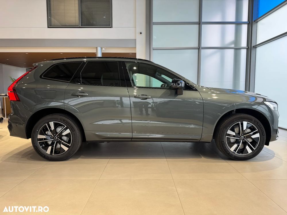 Volvo XC 60 B5 AT AWD MHEV Plus Dark - 4