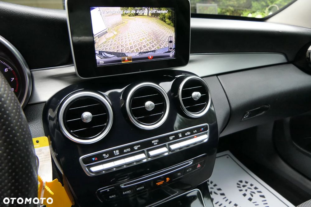 Mercedes-Benz Klasa C 180 (BlueEFFICIENCY) - 23