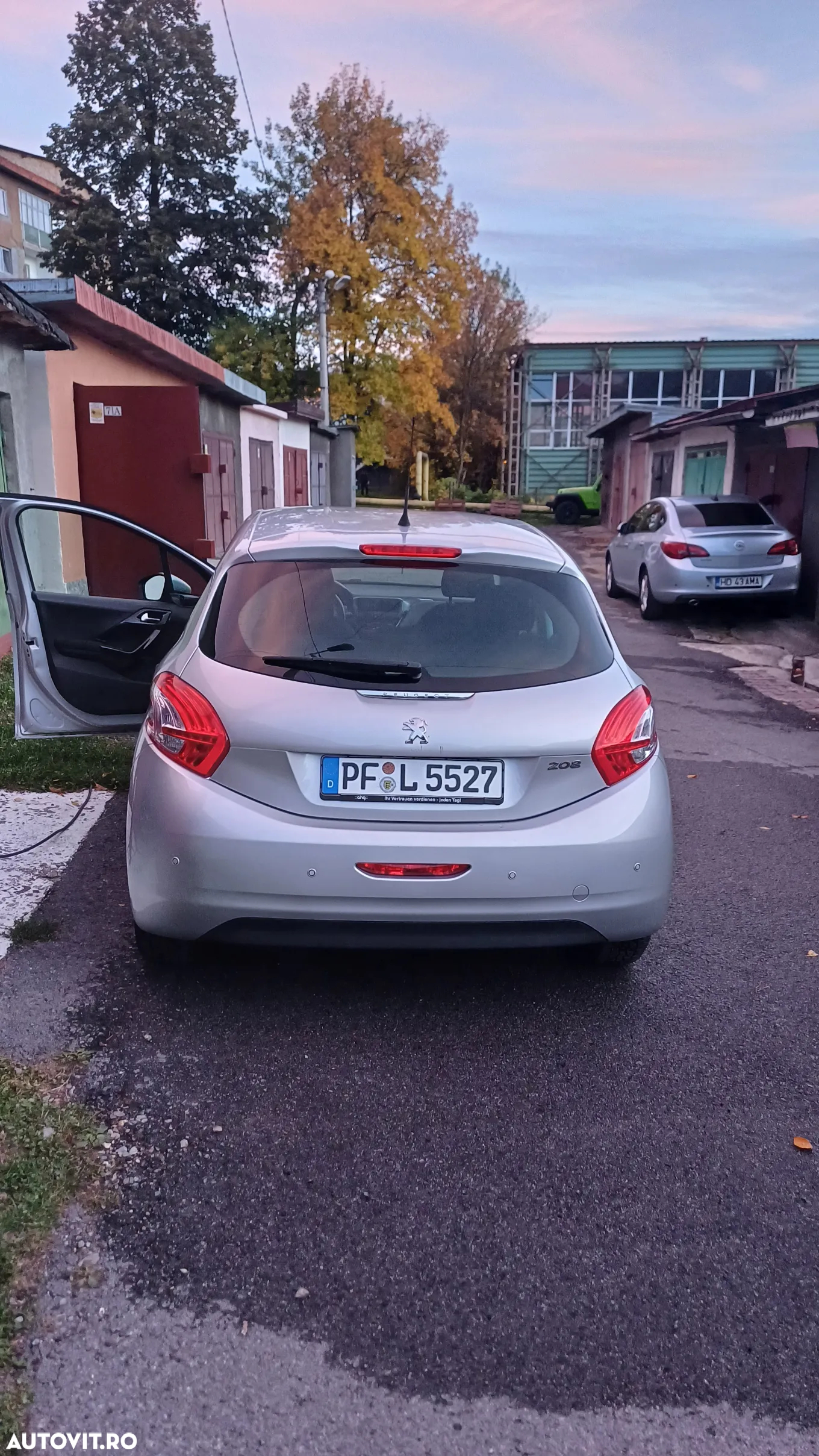 Peugeot 208 - 2