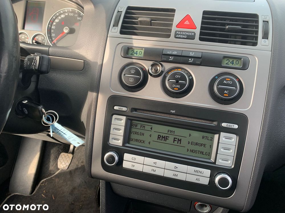 Volkswagen Touran 2.0 TDI DPF Comfortline - 24