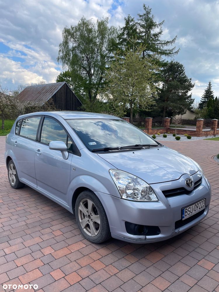 Toyota Corolla Verso - 3