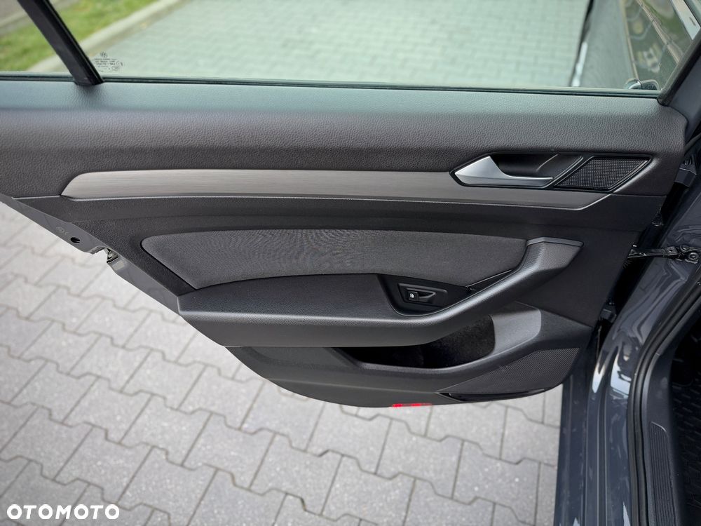 Volkswagen Passat 1.5 TSI EVO Business - 34