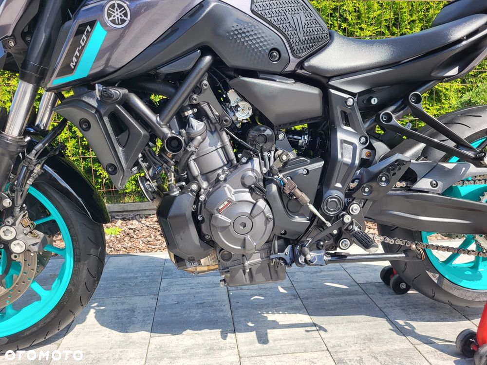 Yamaha MT - 24