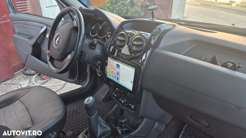 Dacia Duster 1.6 4x2 Laureate - 9