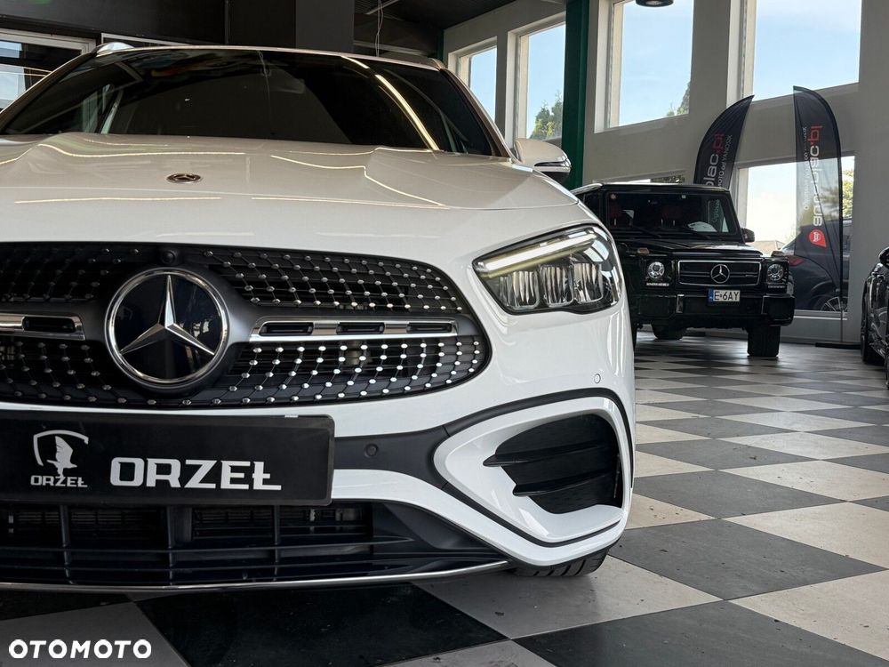 Mercedes-Benz GLA - 30