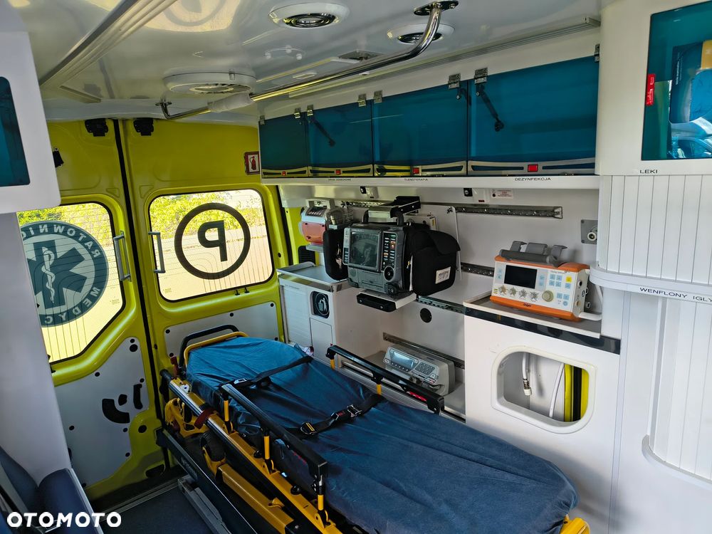 Renault Master AMBULANS karetka - 4