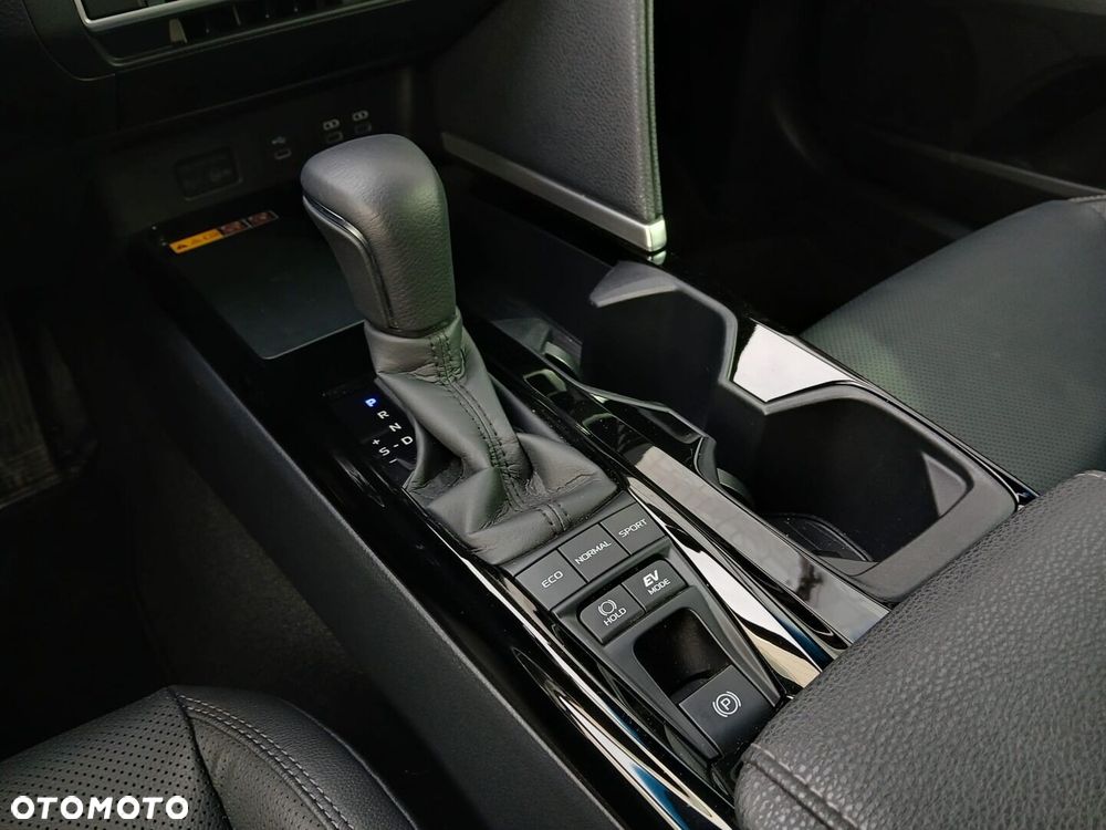 Toyota Camry - 21