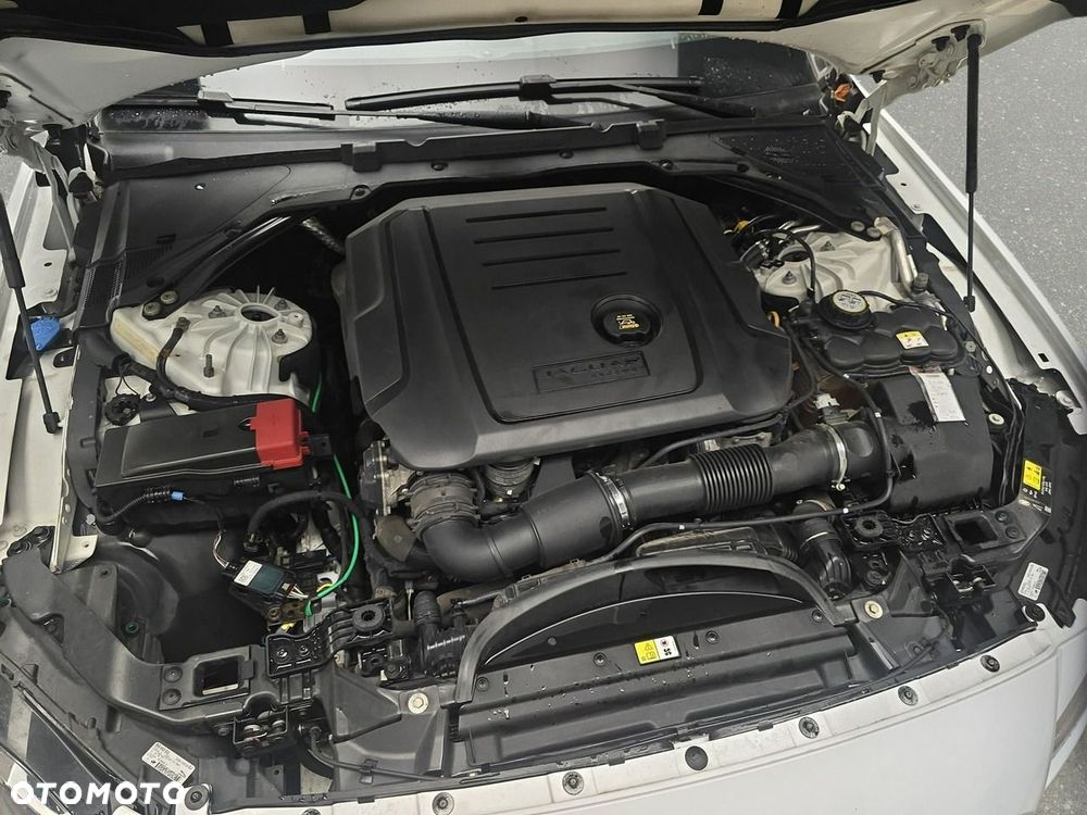 Jaguar XF - 14