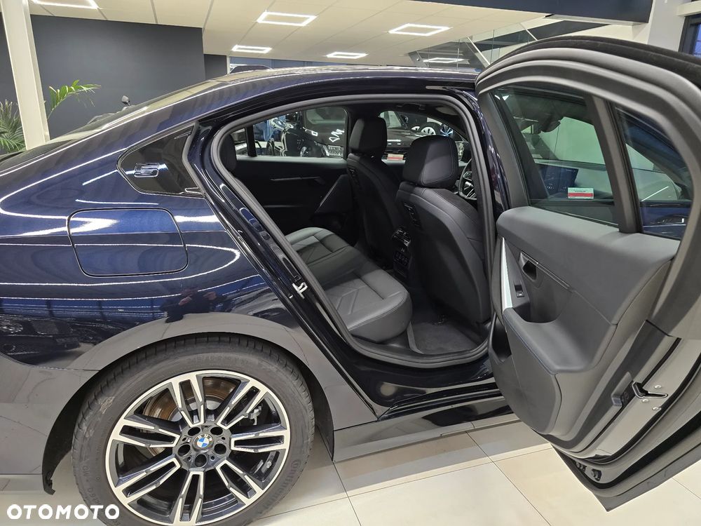 BMW Seria 5 520d xDrive - 13